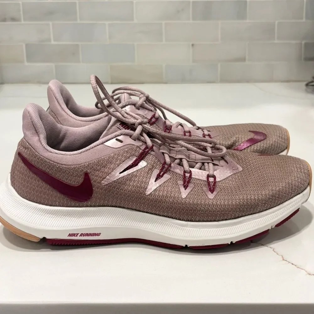 Nike Quest Plum Chalk/True Berry Running Shoes Sneakers BV6139-500 • size 6.5